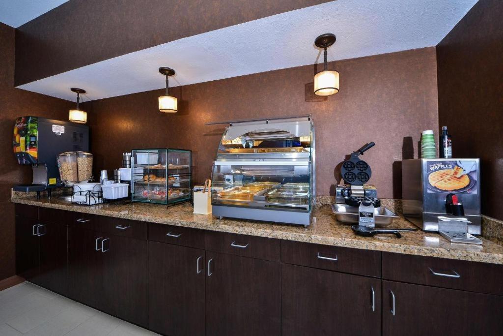 Americas Best Value Inn & Suites Cuero Esterno foto
