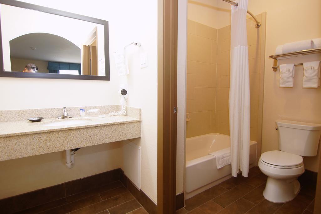 Americas Best Value Inn & Suites Cuero Camera foto