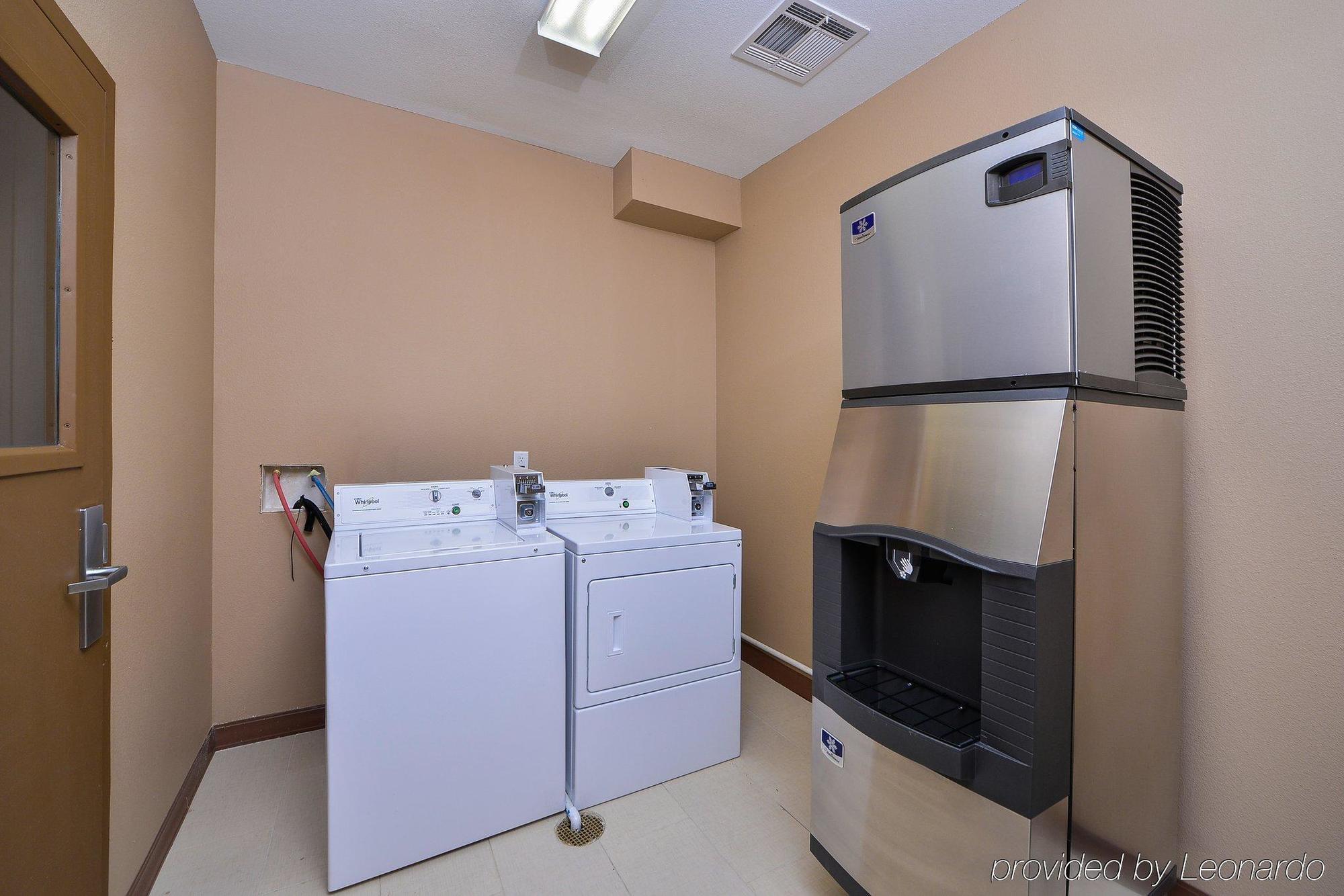 Americas Best Value Inn & Suites Cuero Esterno foto