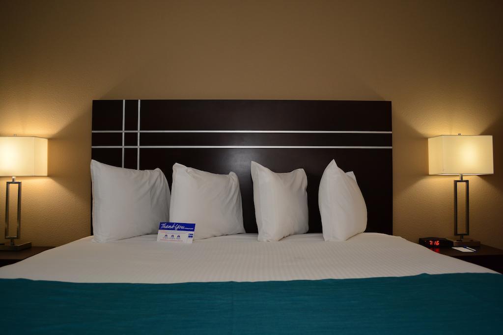 Americas Best Value Inn & Suites Cuero Camera foto
